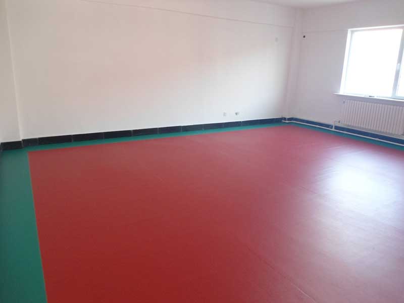 PVC運(yùn)動(dòng)地板適合室內(nèi)場所使用的原因